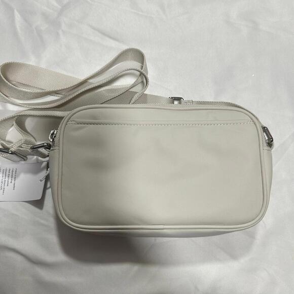 Lululemon Athletica Crossbody Camera Bag 2L - Picture 5 of 5